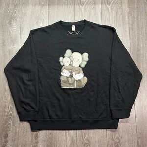 Uniqlo Mens Black Graphic Kaws Pullover Crewneck Sweatshirt Size XL